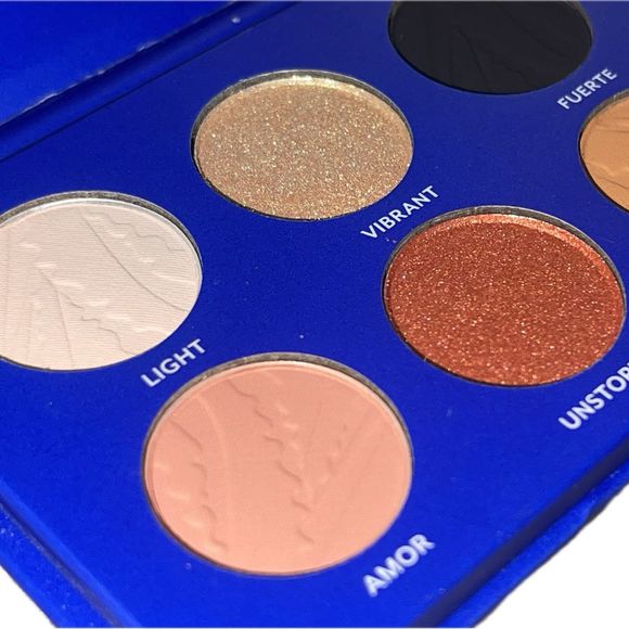 Tresluce Beauty | Siempre Divina | Eyeshadow Palette | New - Picture 3 of 8